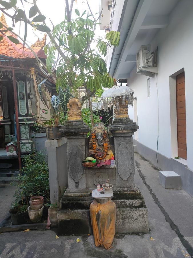 Roy Guest House Canggu  Exterior photo